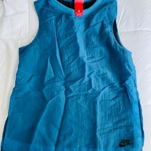 Nike Double lined muscle tee